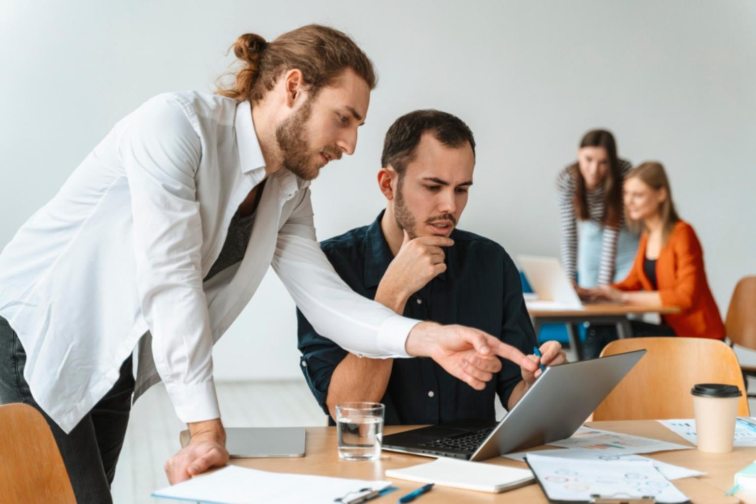 Séance de travail pratique en stylisme personnel